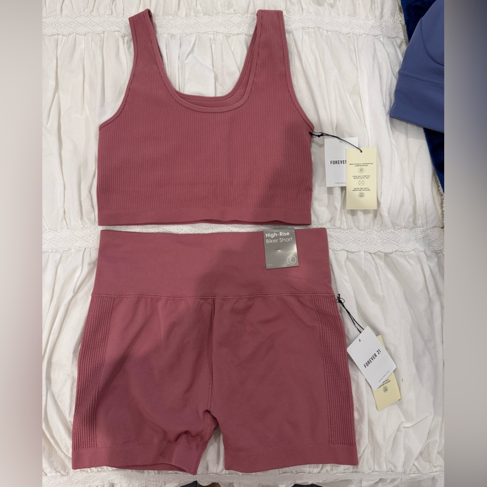 NWT workout set